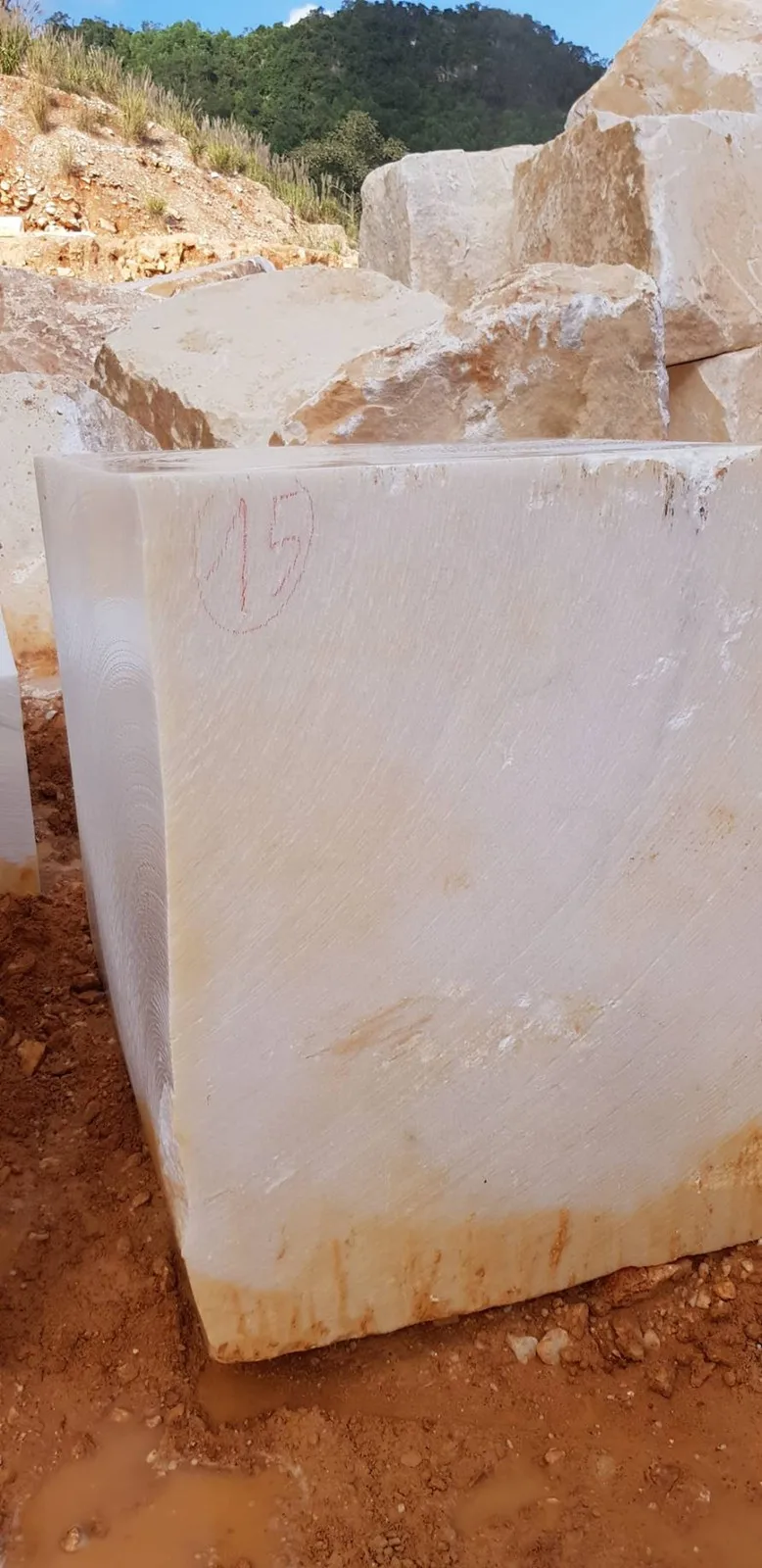 New Version 2023 White Marble Block With Quarries In Areas With The