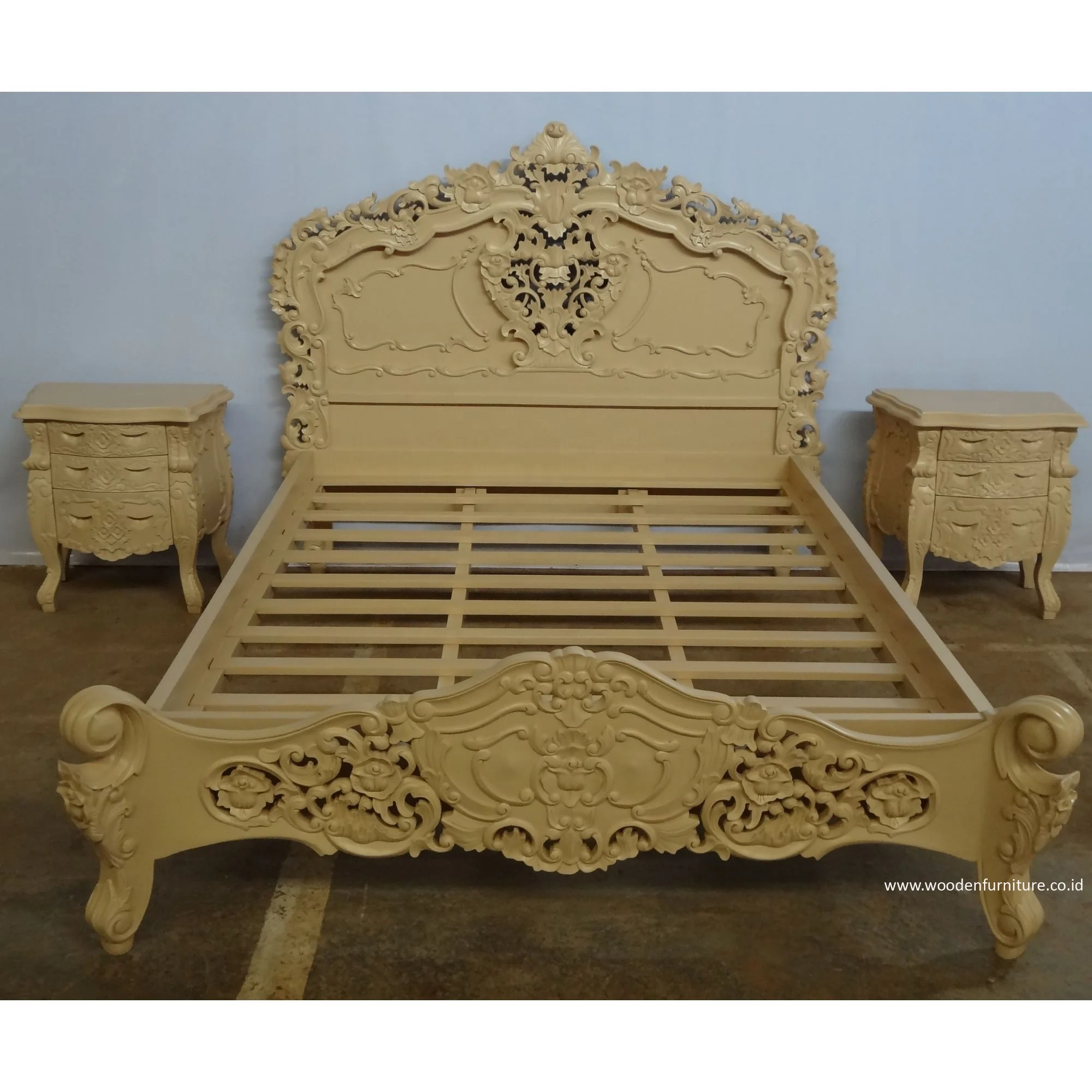 Antique Reproduction Rococo Bedroom Furniture Set With Full Carving