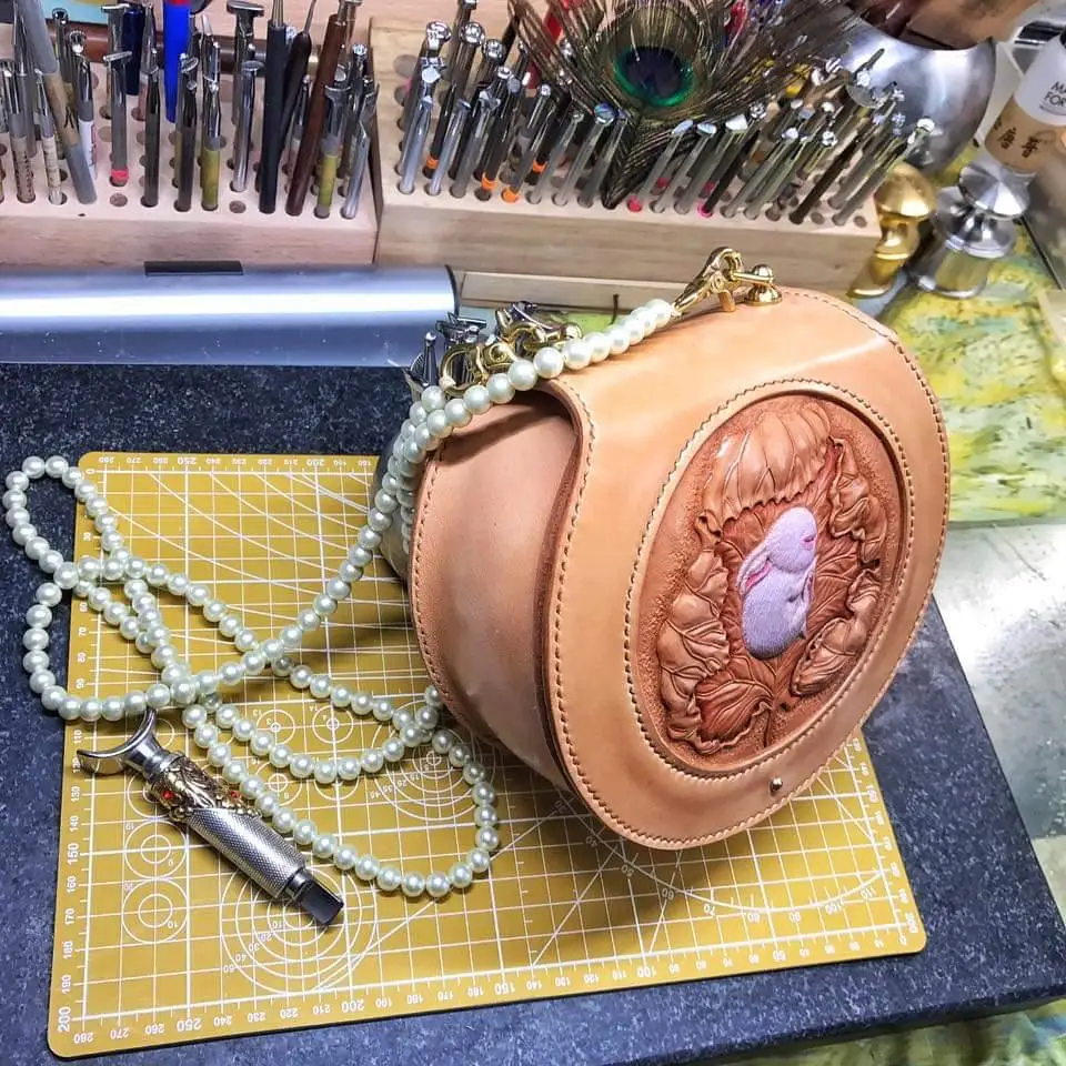 Custom Made Hand Tooled Leather Purses In Custom Made Designs Ideal For