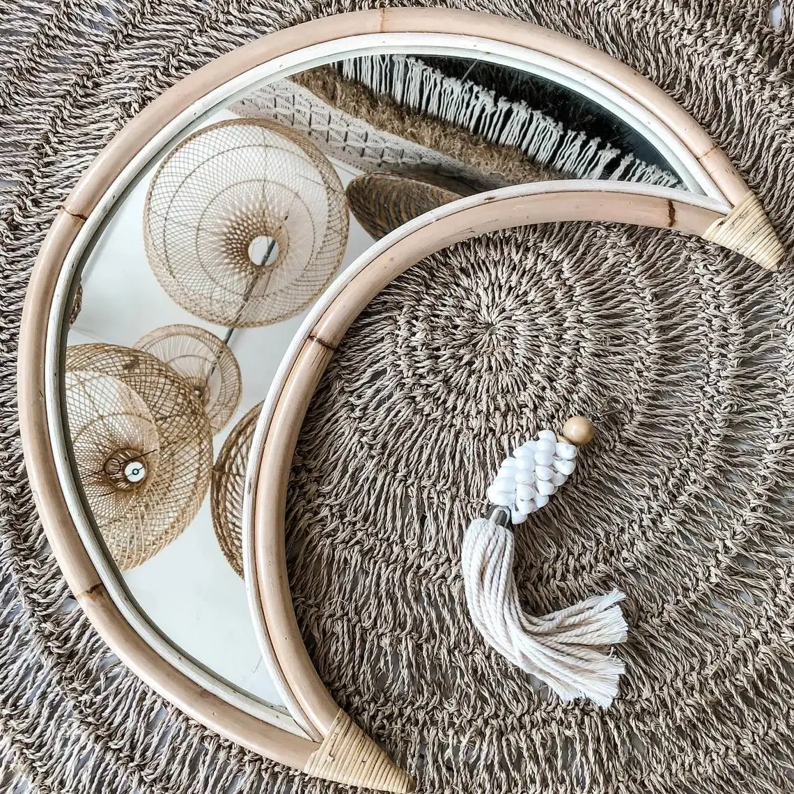 Beautiful Design Half Moon Shape Rattan Wicker Mirror Home Wall Decoration Luxury Hotel Lobby