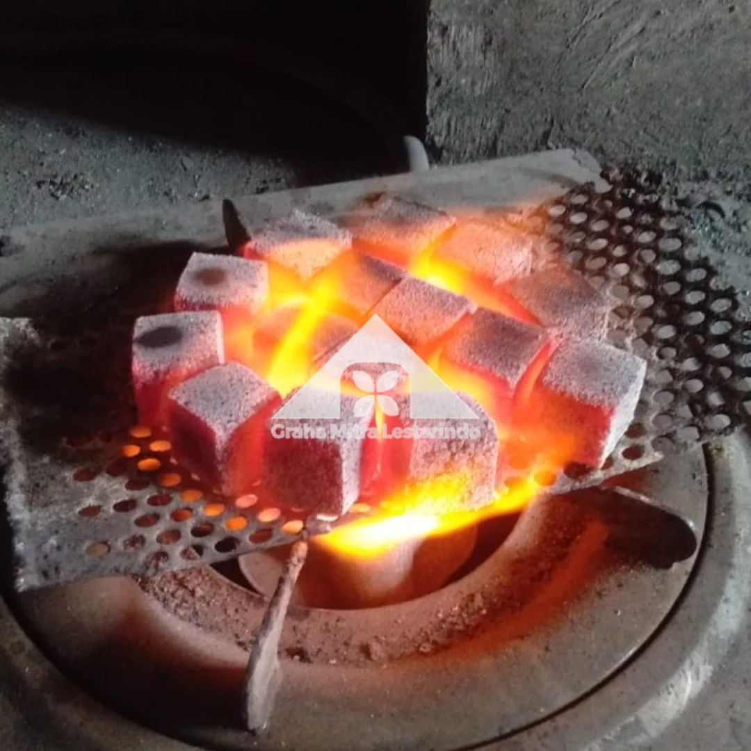 100 Pure Natural Black Charcoal For Barbecue (bbq) From Indonesia With Size 25x25x25 Mm And