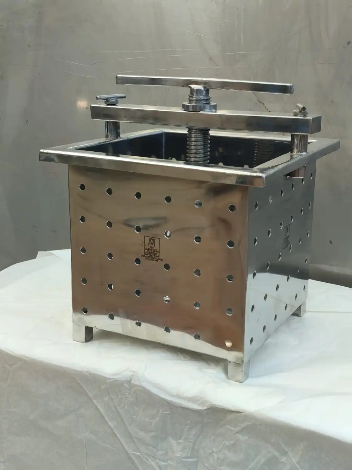 Paneer Press Mechanical Pneumatic Automatic Or Manual Operated Paneer