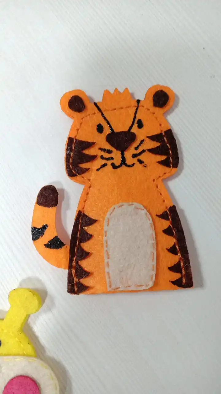 Custom Made Giraffe Theme Felt Finger Puppets Ideal For Toy Stores And