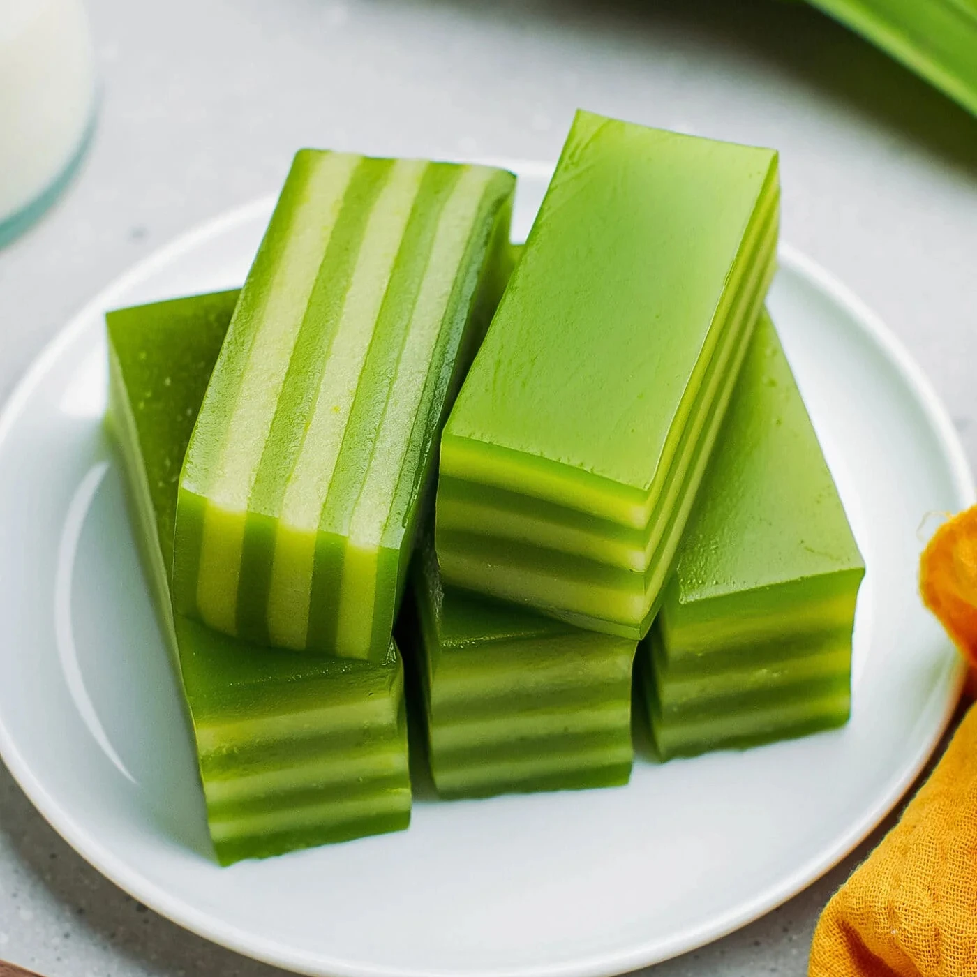 Frozen Steam Layers Mung Bean Cake Softy Pandan Cake Sweet Taste Frozen