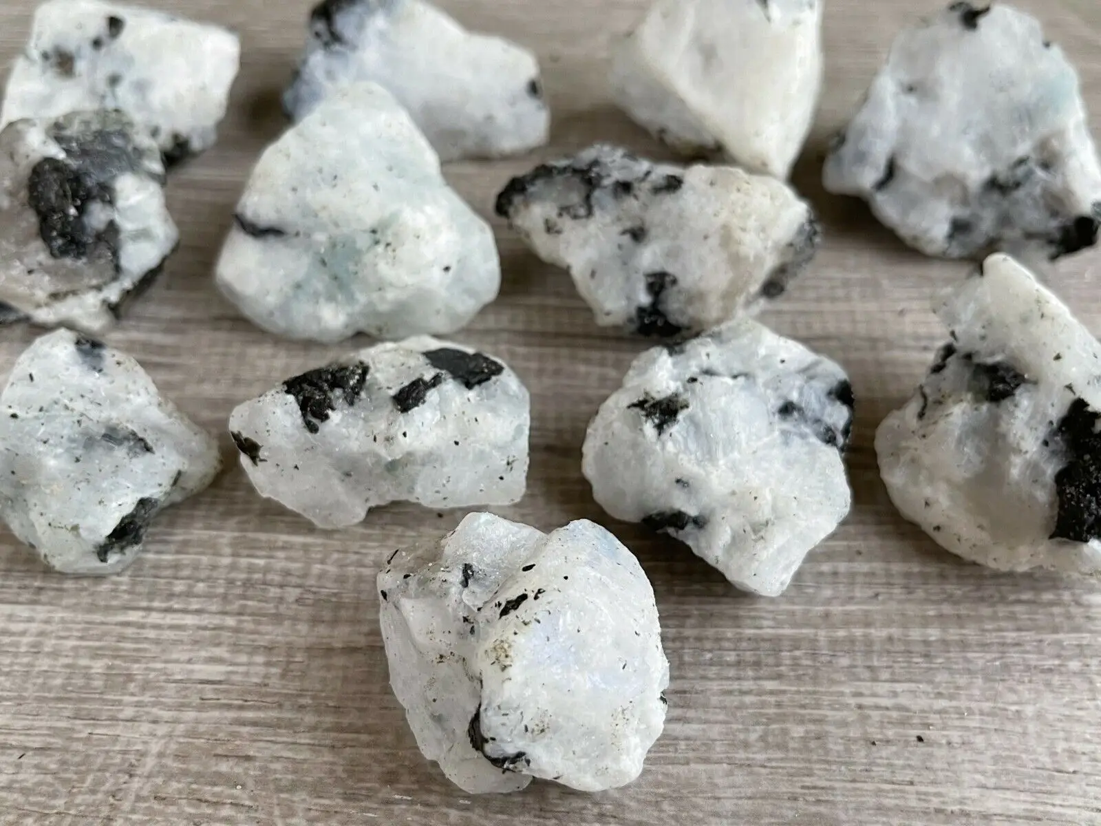 Wholesale Best Quality Rainbow Moonstone Raw Stone Rainbow Moonstone