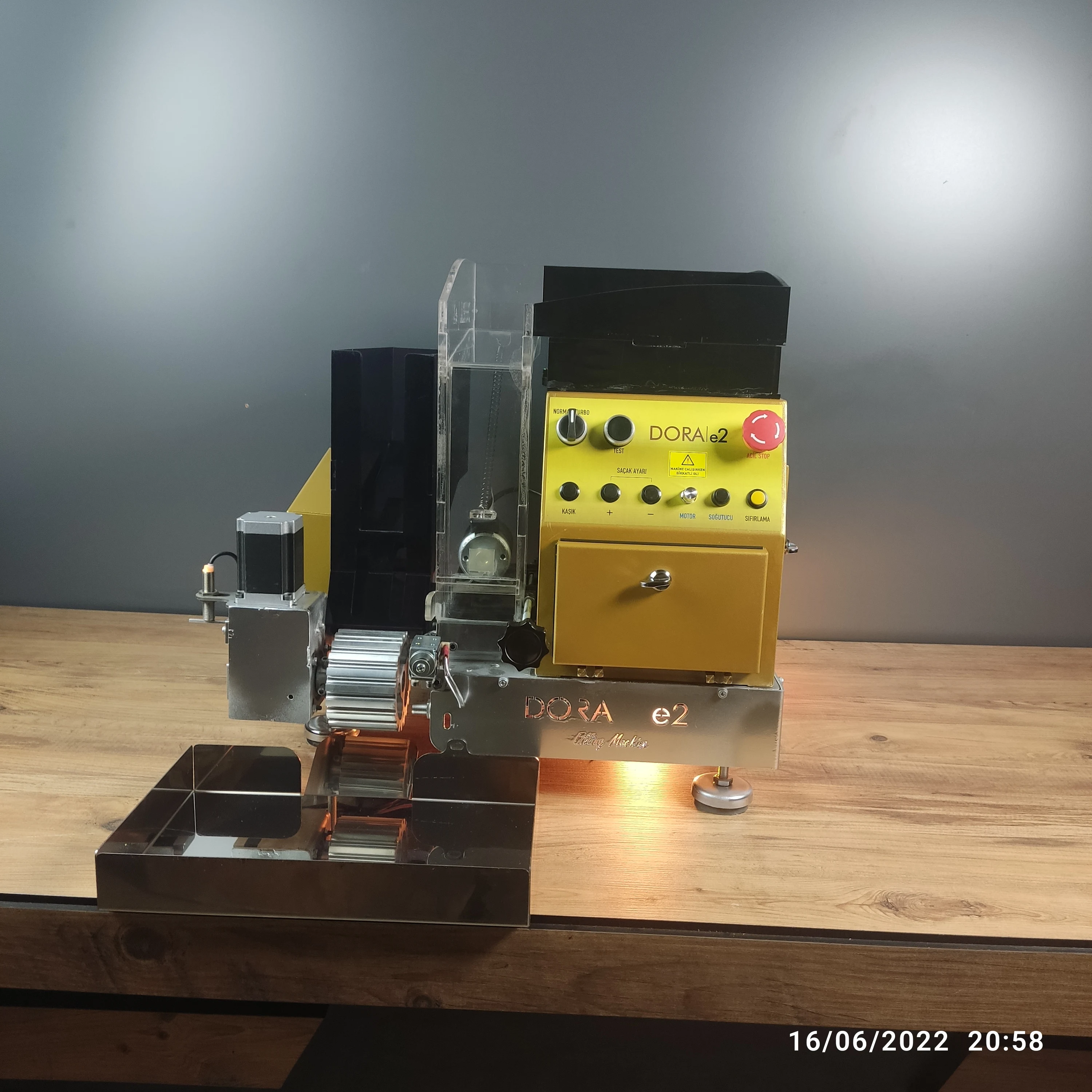 Cigarette Rolling Machine 8mm Automatic Only Works With Electricity No