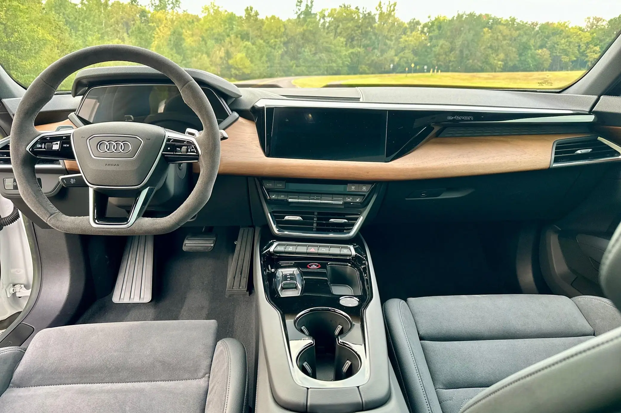 2022 Audii Etron Gt 522 Horsepower With Boost Function Dual Motor Awd Adaptive Air Suspension