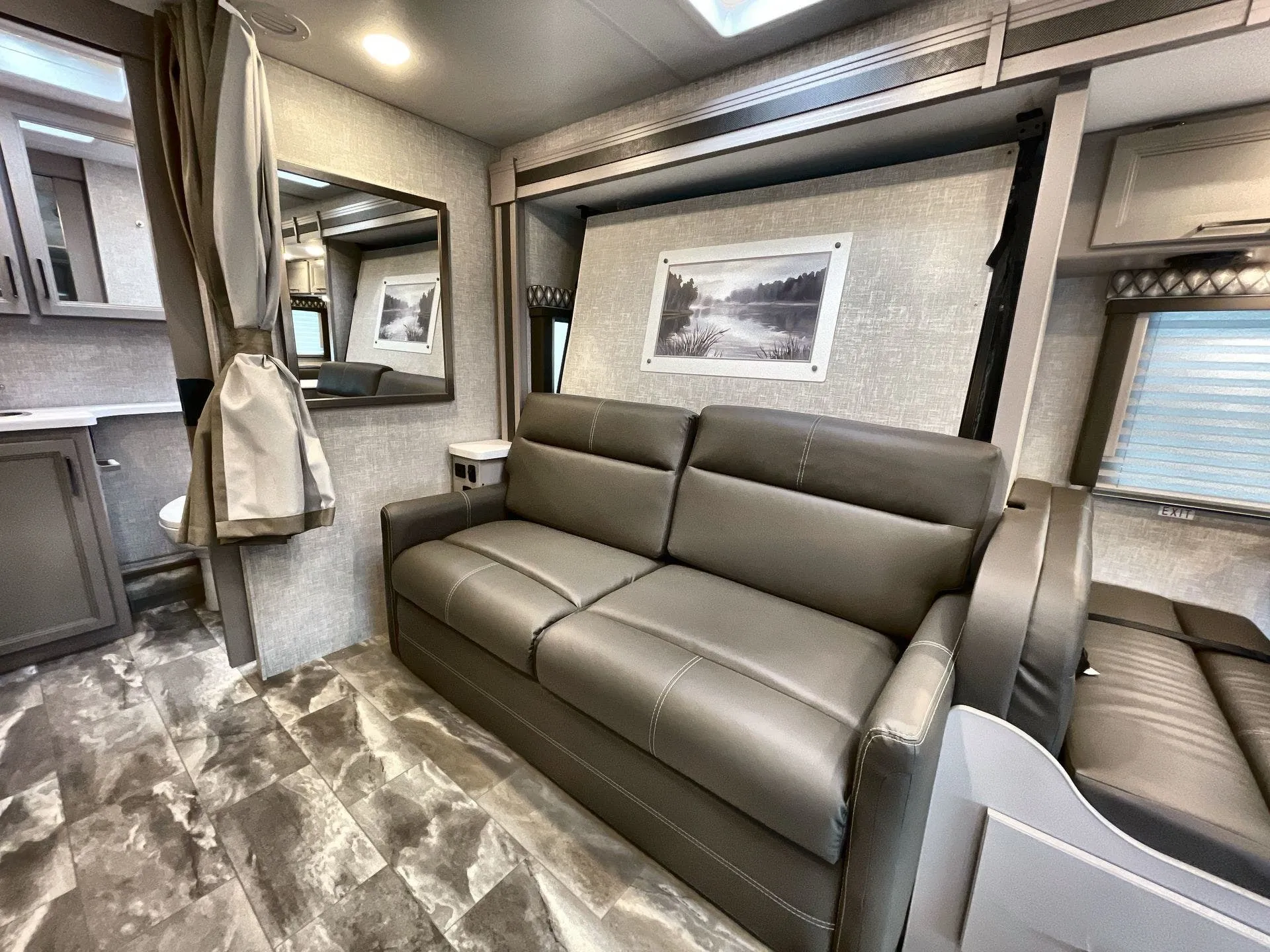 Camping Motorhome 2022 Thor Motor Quantum Buy Used Car Price Dubai