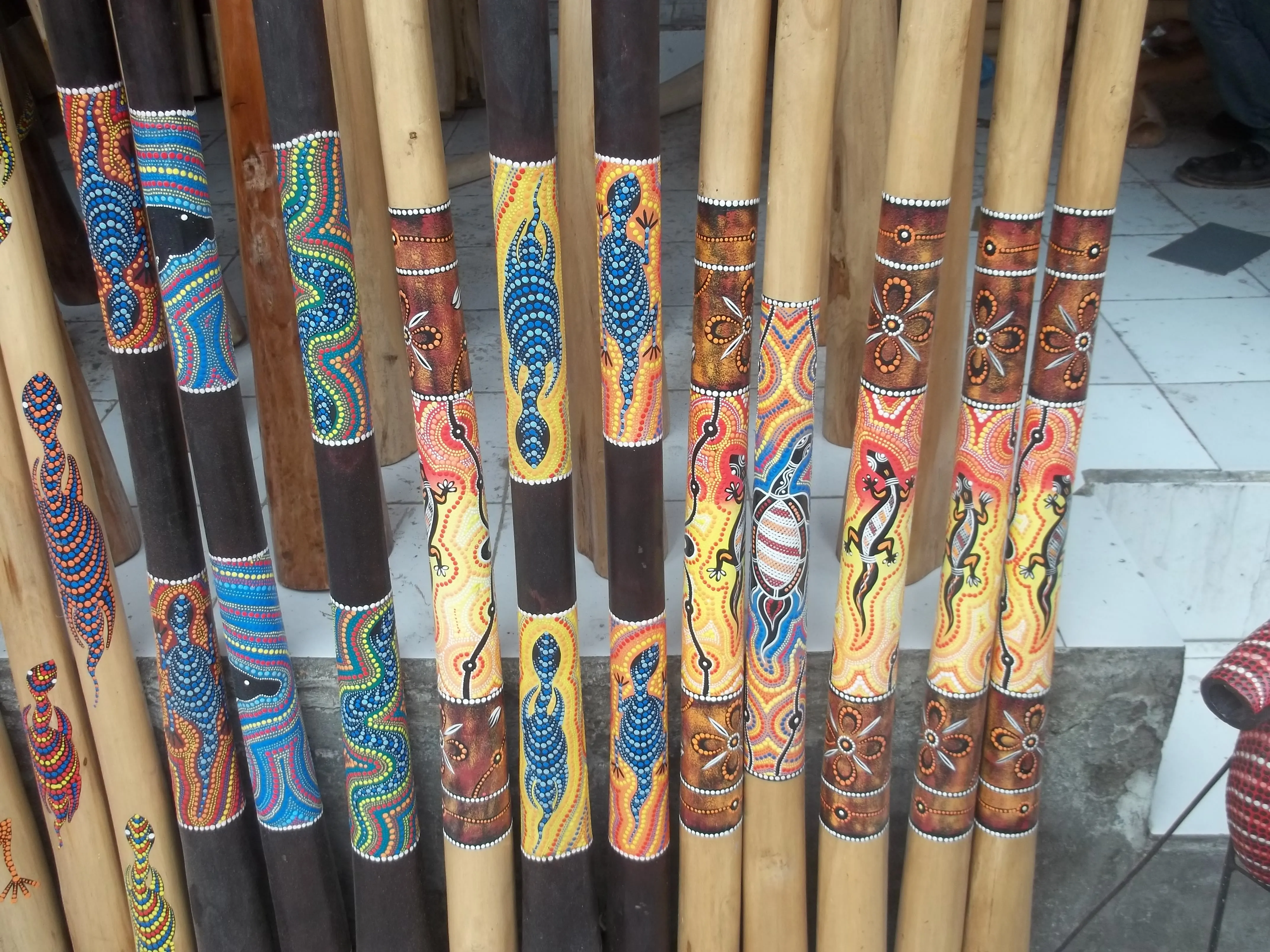 Wooden Long Didgeridoo Are Made Of Teak Wood Or Eucalyptus Wood Made In