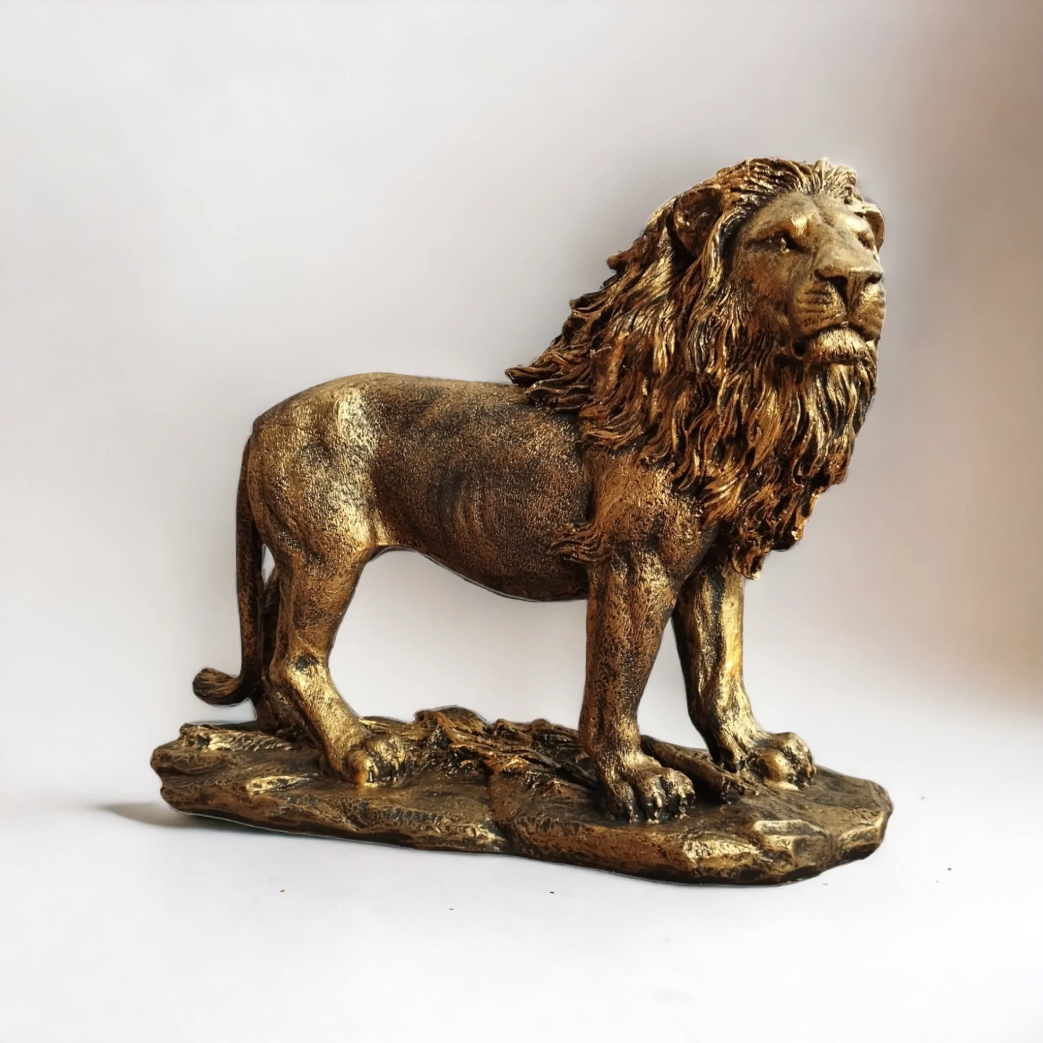 Lion Gold Statue Sculpture,Aesthetic Desk Luxury Home Decoration,Resin