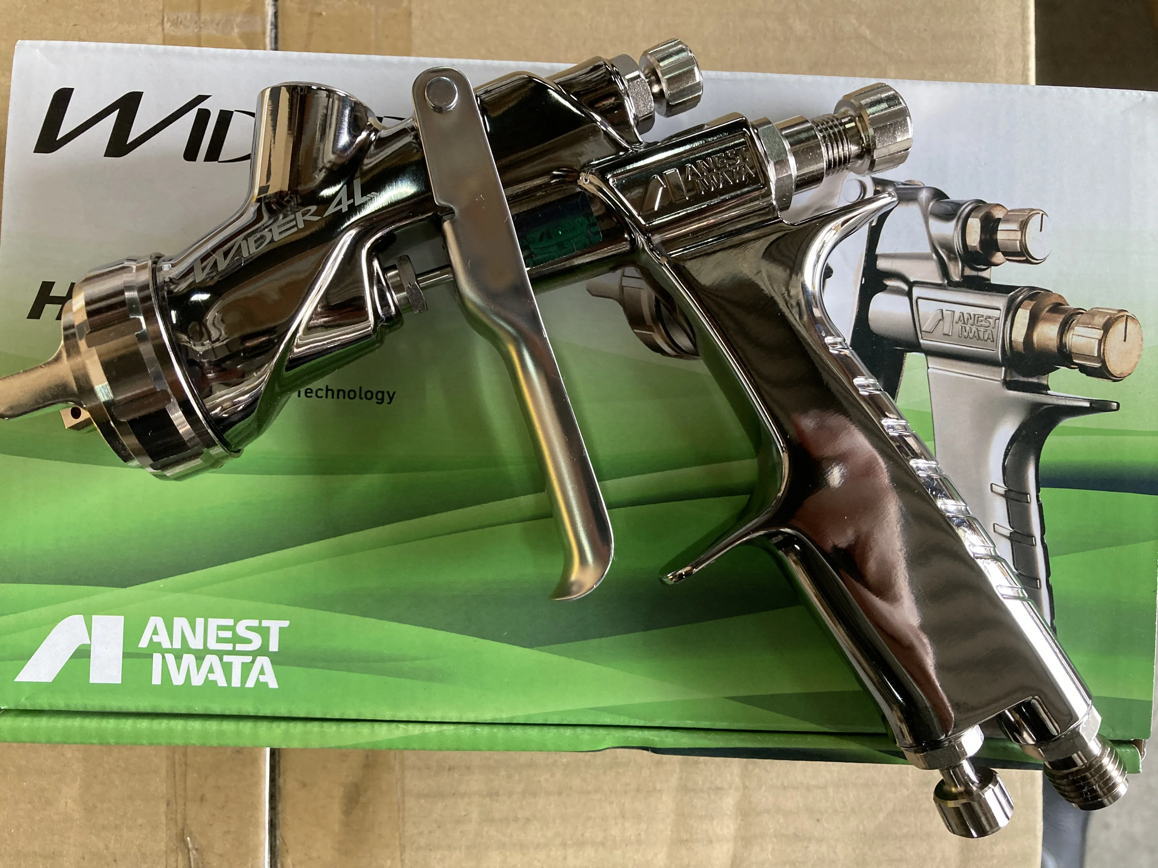 Anest Iwata WIDER 4L Spray Gun - High Pressure Paint Sprayer