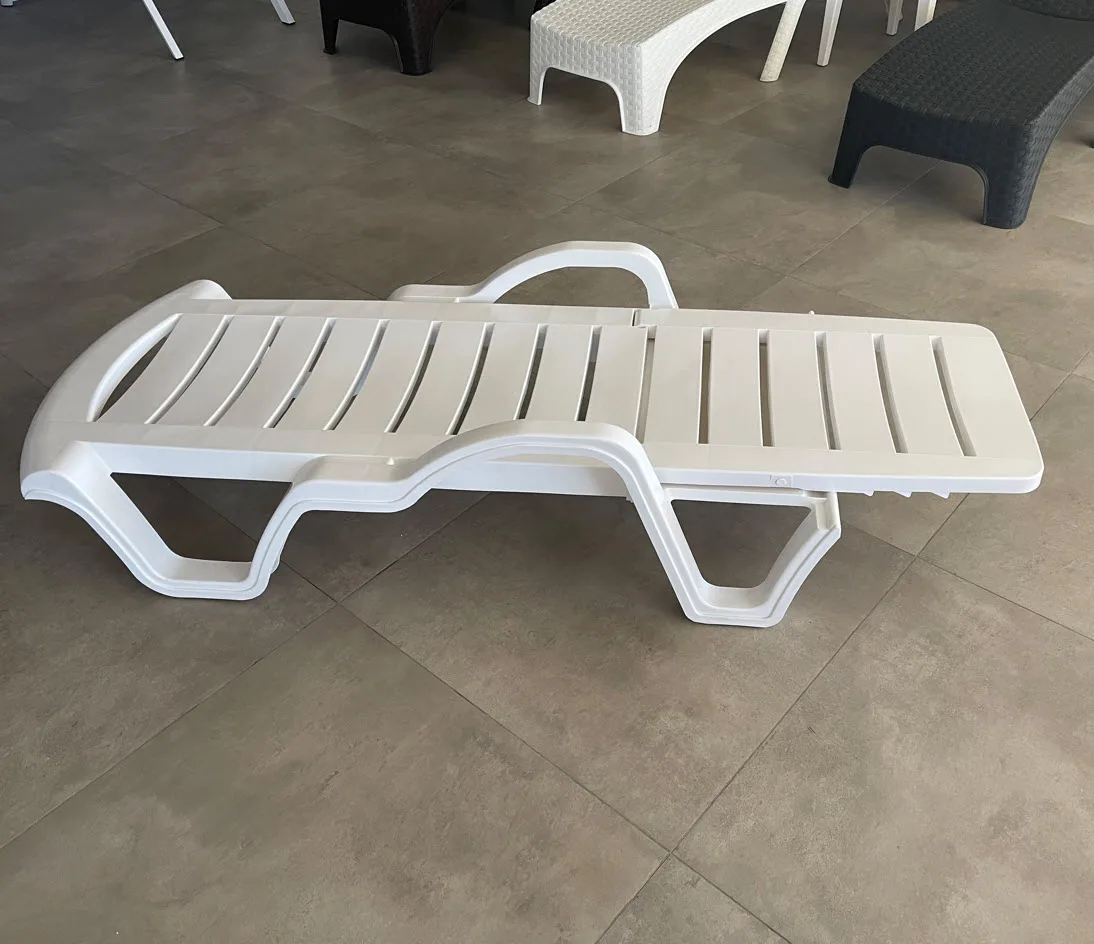 Plastic Sun Lounger With Arms For Hotel And Garden Outdoor Sun Loungers