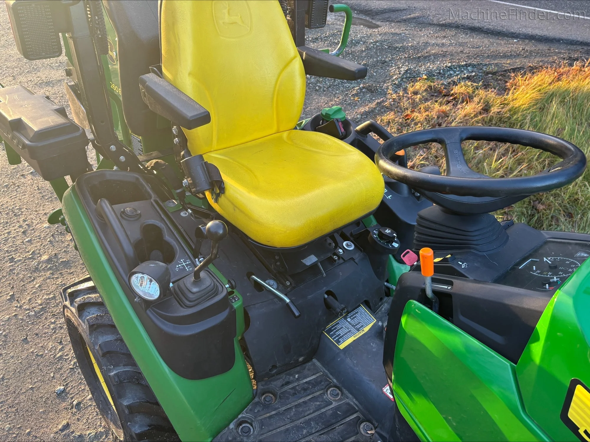 2025 John Deeere 1025R Mini Compact Tractor 23.9HP Diesel 4WD Remote ...