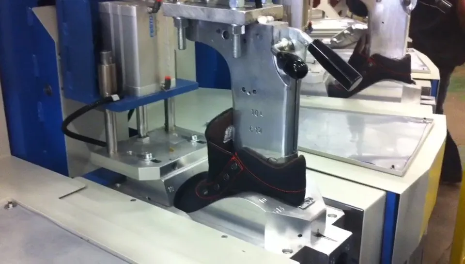 High Technology Automatic Rotating Injection Machine To Produce ...