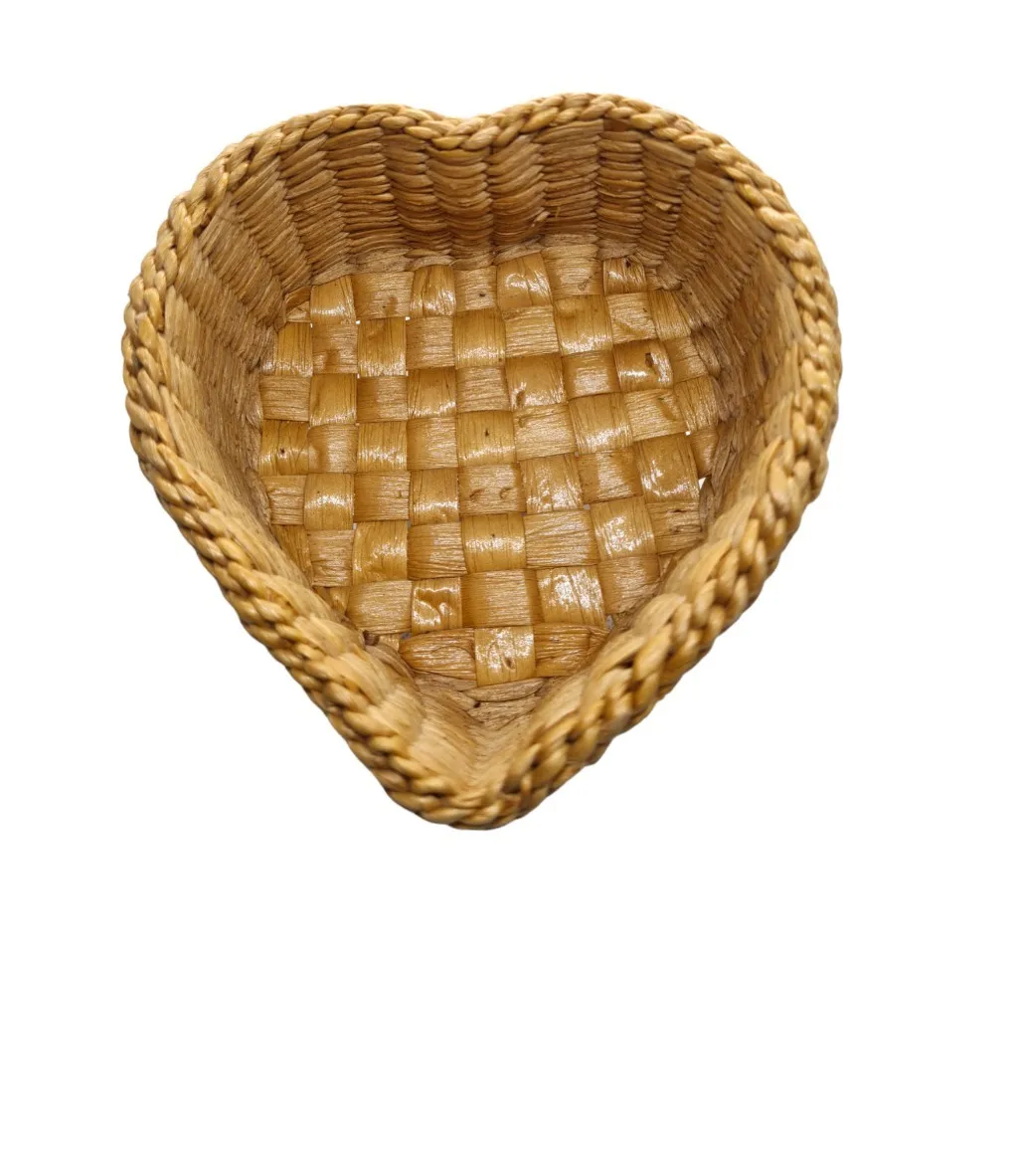 Handmade Natural Wicker Baskets For Storage Shelves Organizing Heart