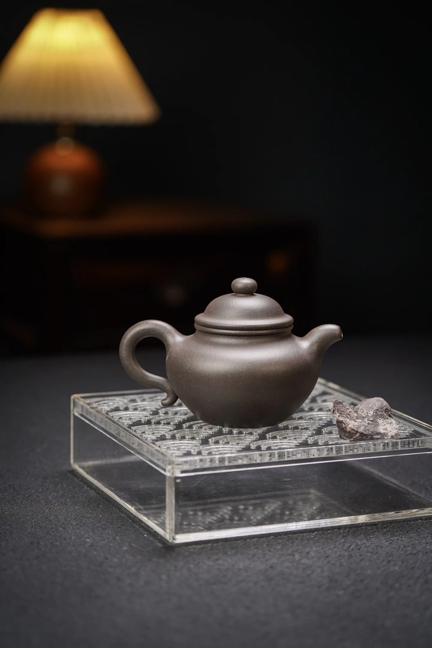 Lianzi Teapot Side View