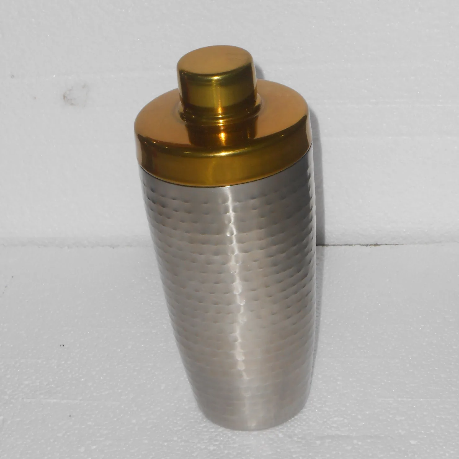 Luxury Design Cocktail Shaker Antique Hammered Design Silver Color Use