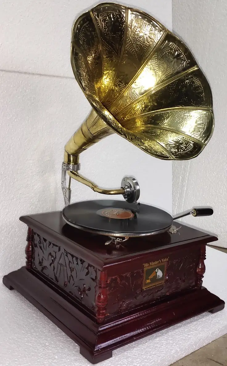 Home Decorative Vintage Gramophone Showpiece Record Player With Wooden ...