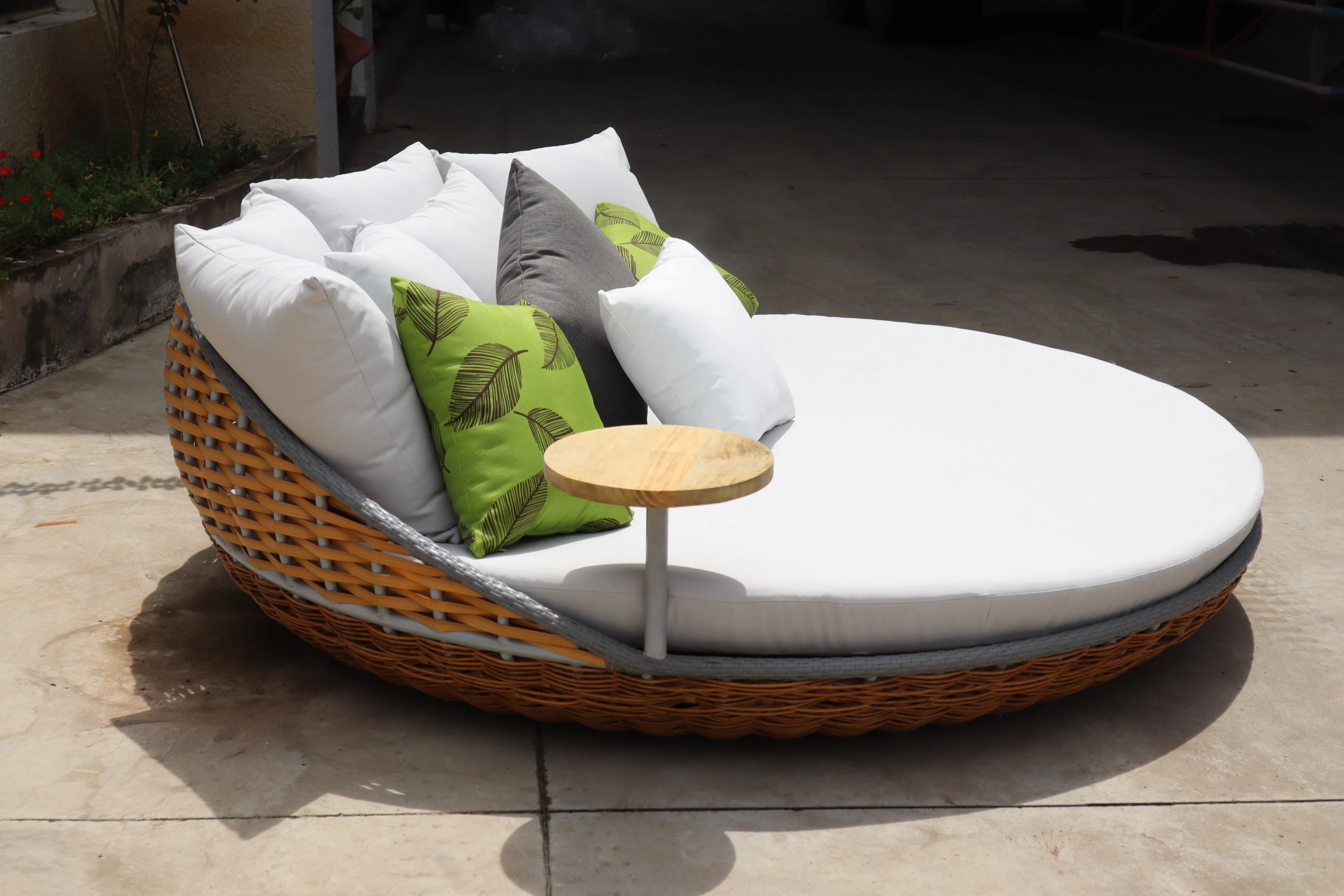 Outdoor Wicker Rattan Furniture Garden Patio Sun Lounger Round Bed