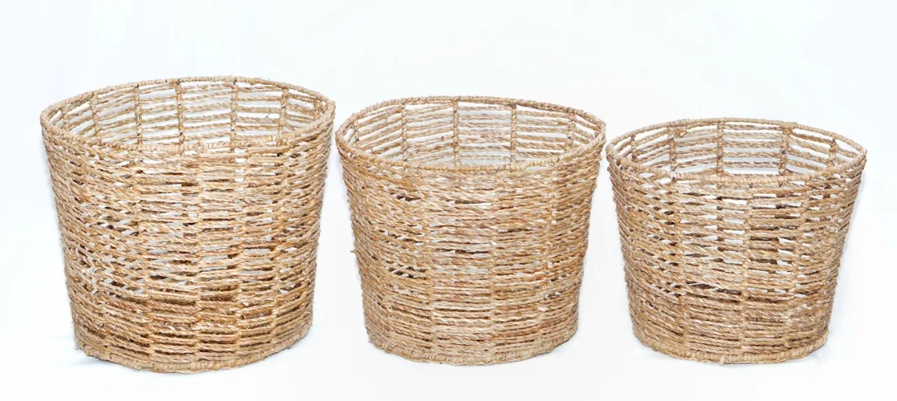 Standard Quality Natural Friendly Round Sea Grass Basket Customized Moq