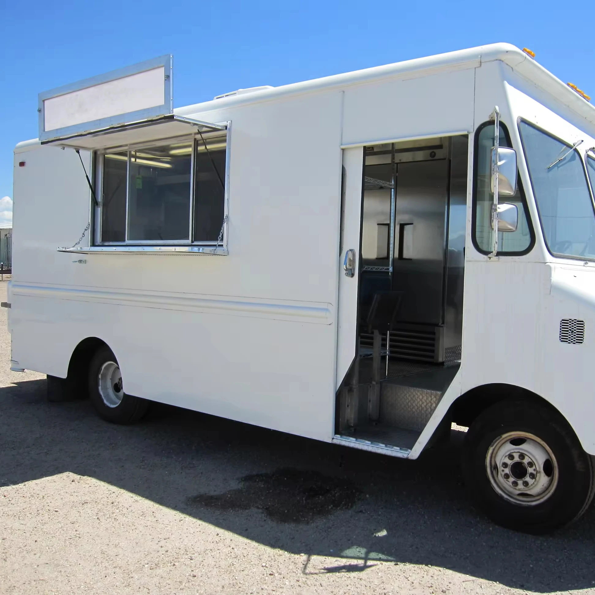 New Street Mobile Food Cart Fully Equipped Kitchen Commercial Mobile Food Truck