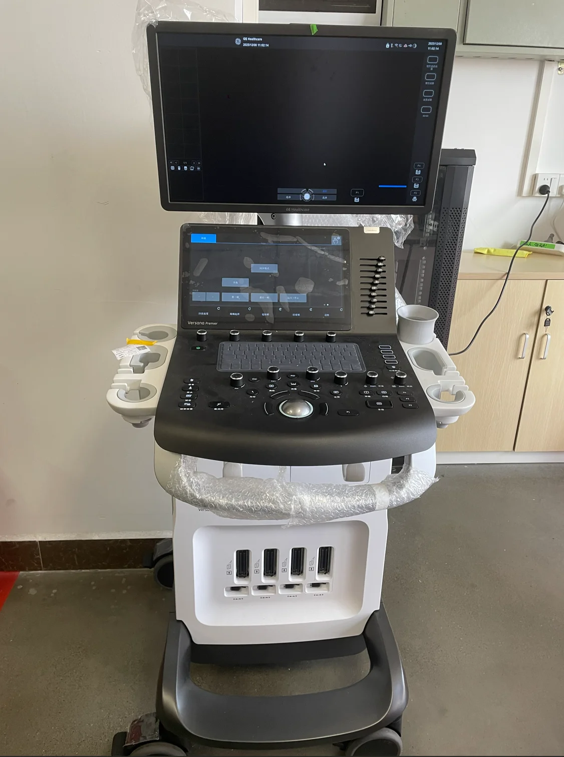 GE Versana Premier Plus