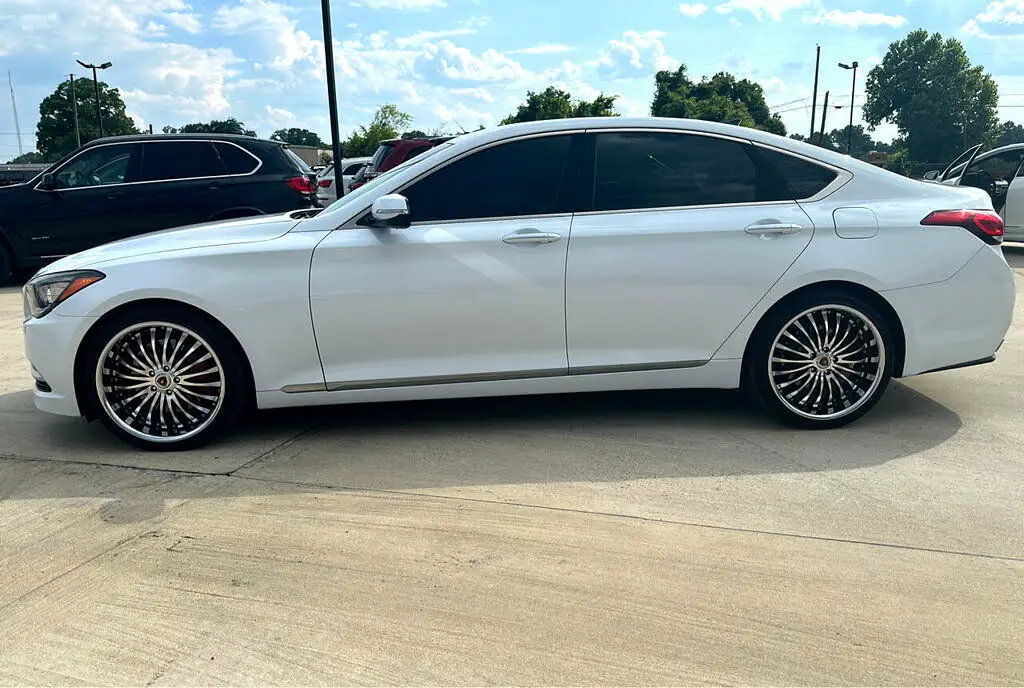 Working Perfectly Hyundai Genesis 3.8 Awd For Sale - Door To Door ...