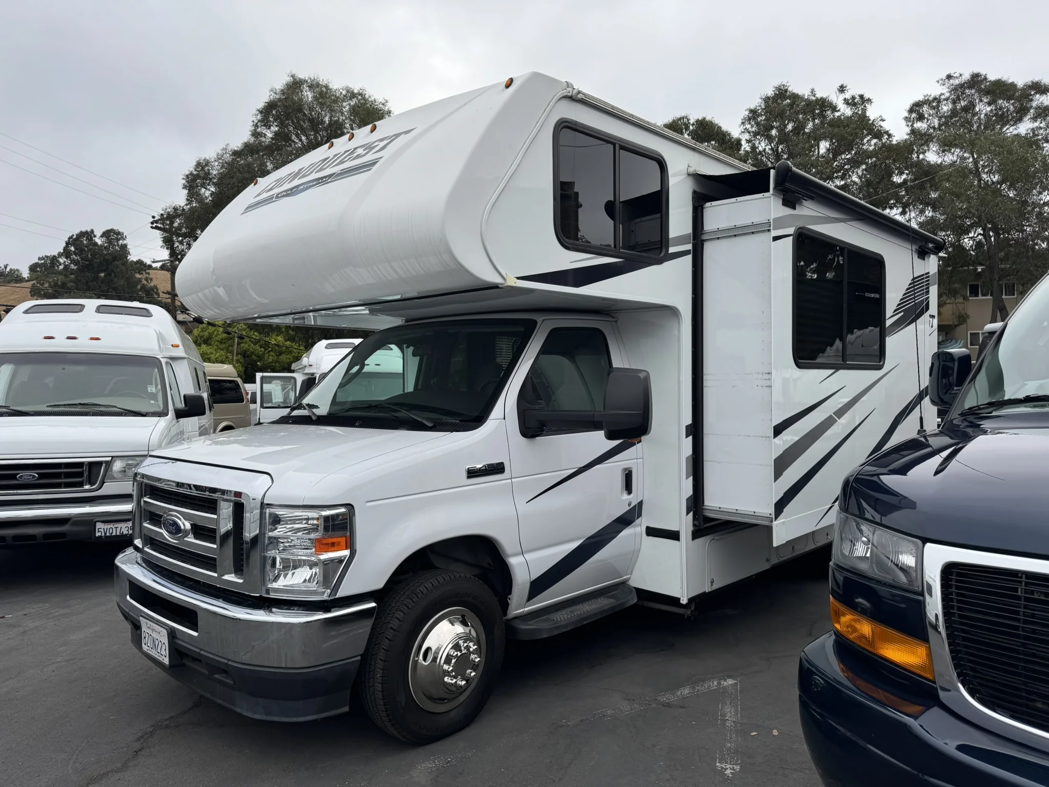 Mobile Mini Rv New Outdoor Luxury 4WD Mobile Motorhome Caravan Trailers with Toilet ...