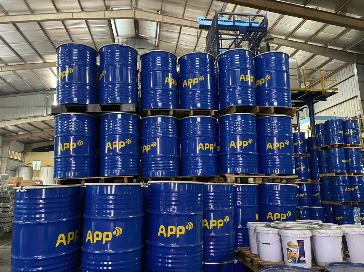 High Quality Engine Oil Cooler Lubricants Engine Oil I4.m 15w40 I4