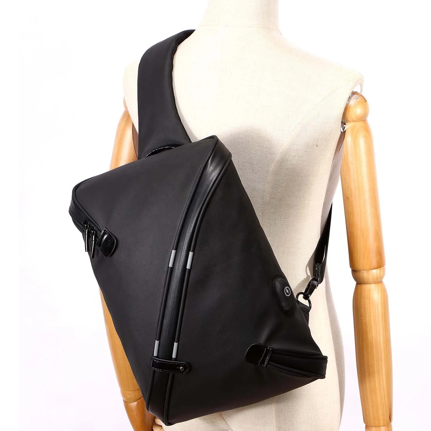 Hot Sale Fanny Pack for Men Chest Bag Anti Theft Waterproof Casual Shoulder Sling Bag CF1786X