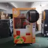 Visible Juicing Process Commercial Fresh Fruit Orange Vending Machine Juicer Machine With Coin /Cash Payment