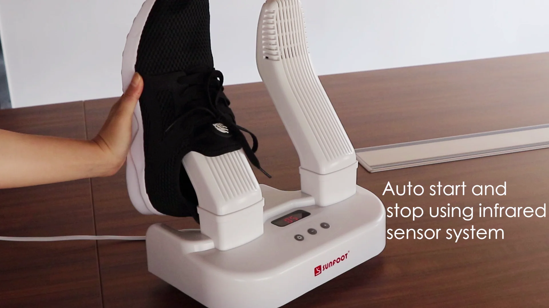 2021 Sunfoot Popular Ajustable Smart Electric Helmet Dryer For Riding