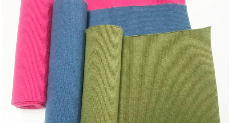 Ribbed cuffs and hem