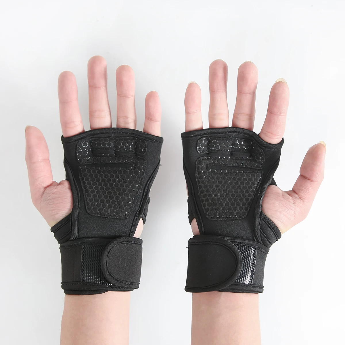 hand gloves for gym