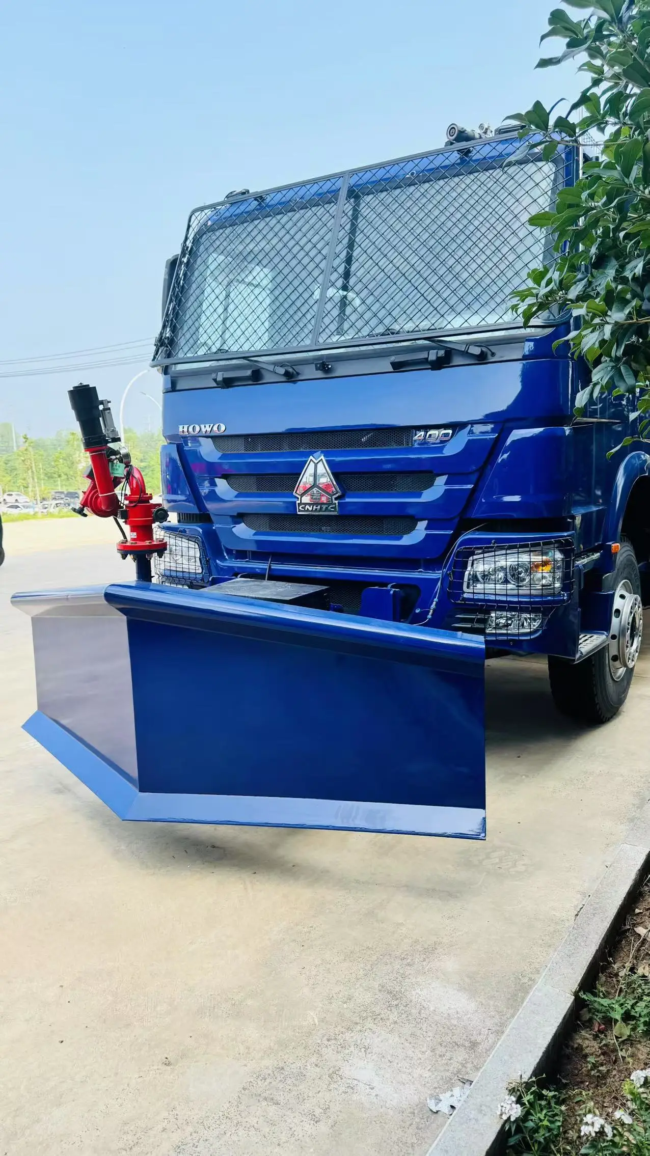 product sinotruk howo 6x4 high quality new cheap  foam high pressure fire truck water tank vehicle-3