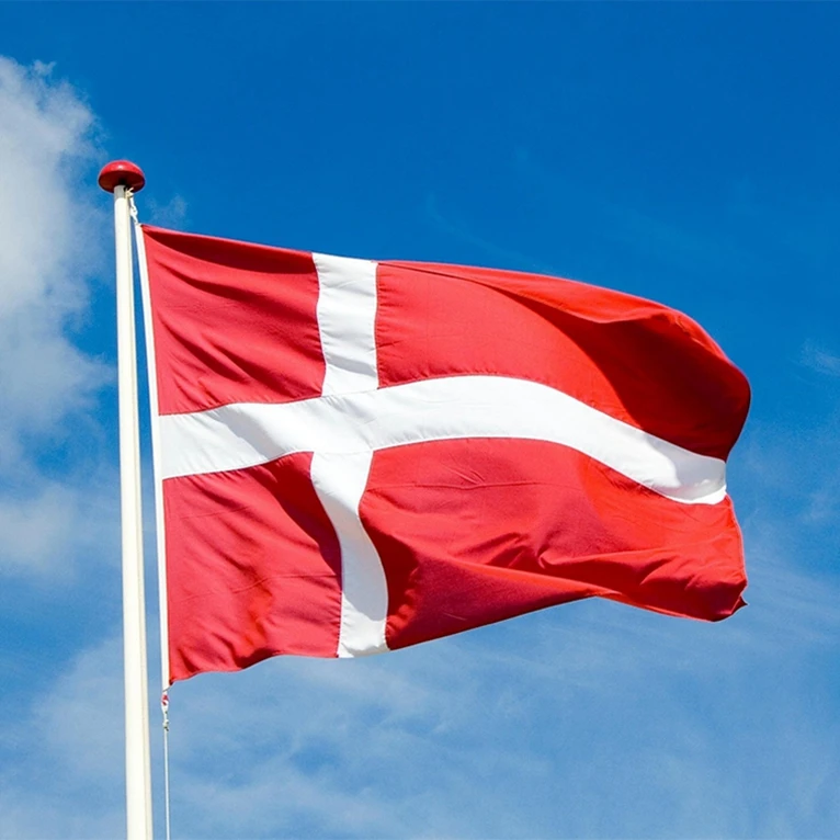 批发100% 聚酯热卖库存 dk 丹麦丹麦红旗