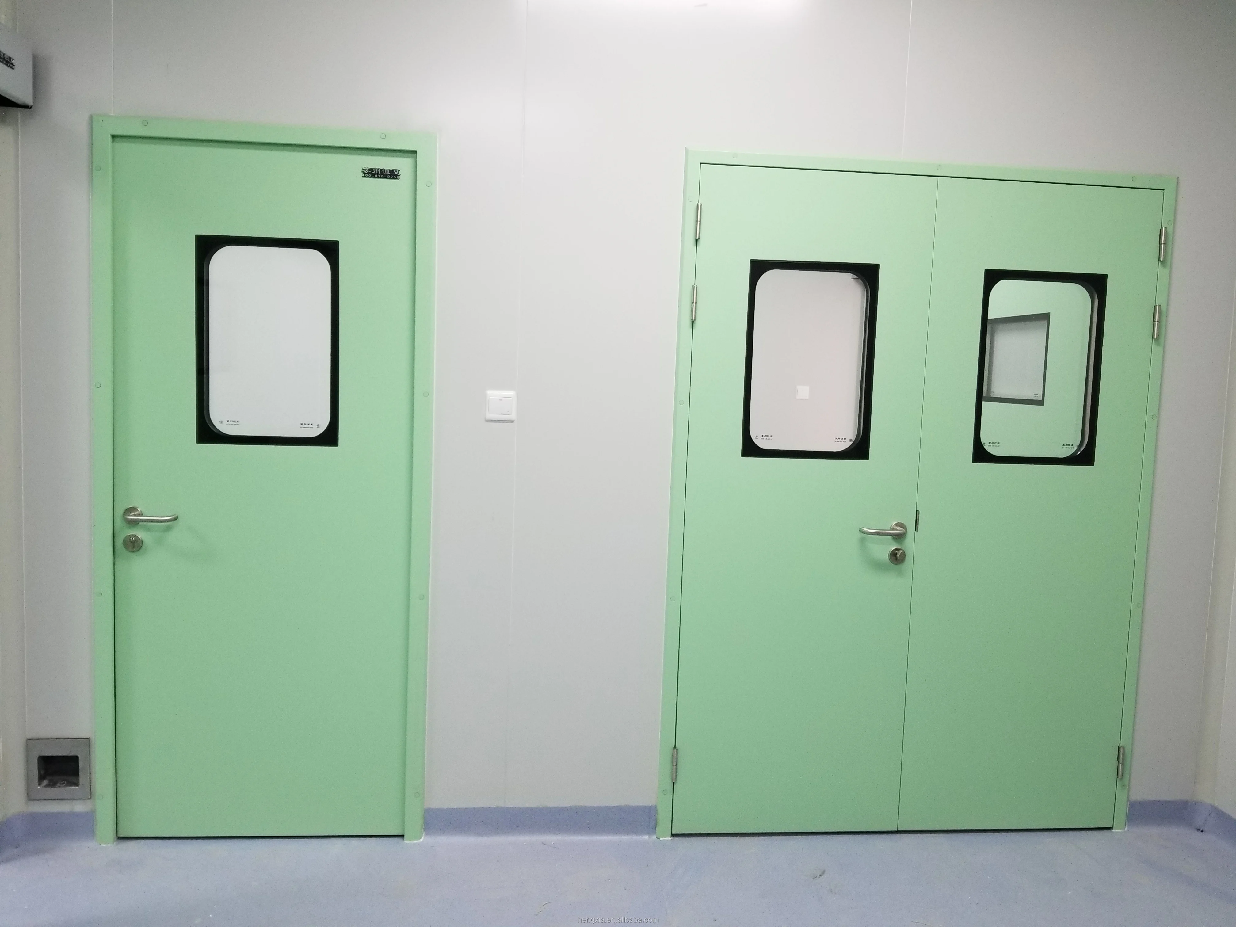 Двери для медицинских учреждений. Слайдерные двери для чистых помещений. Медицинские двери для чистых помещений. Дверь в больнице.