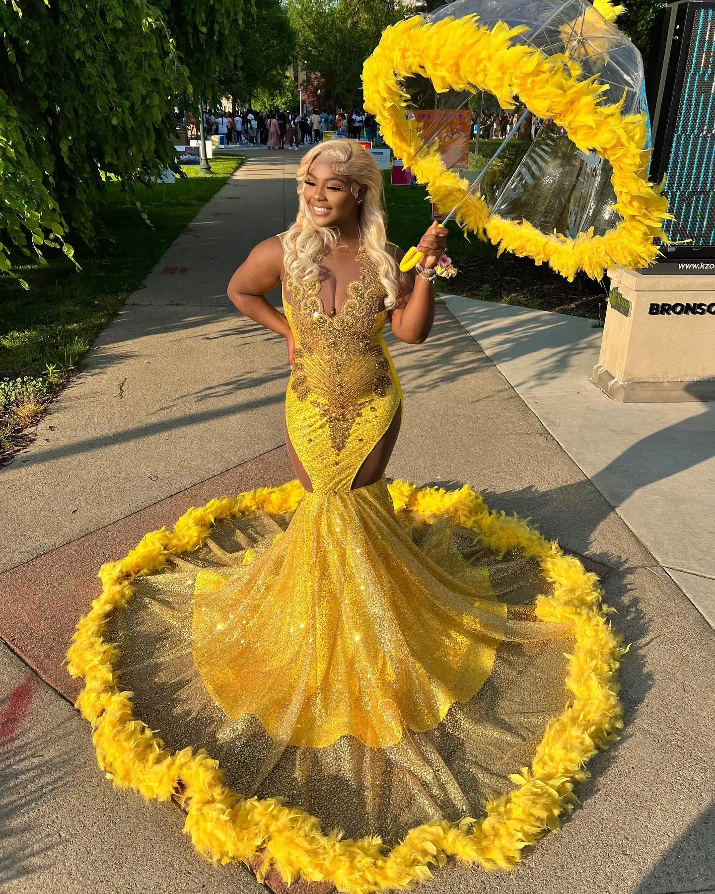 Ocstrade Luxury Gold Rhinestone Diamond Sequin Feather Train Loose Fitting Women Mermaid Prom Dresses Ball Gown 2024 Elegant