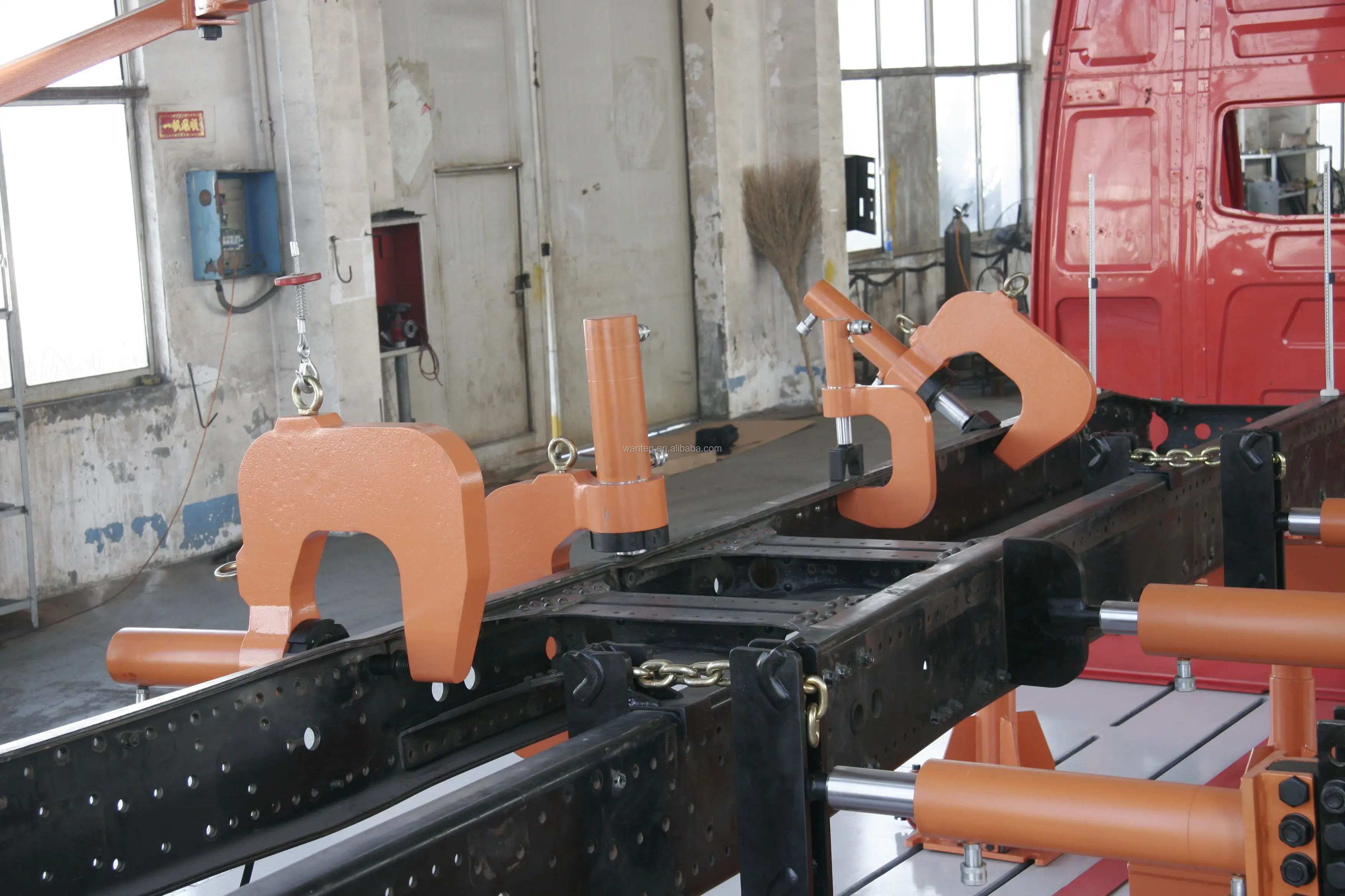 Heavy Truck Chassis Straightening Machine Semi Truck Frame Repair