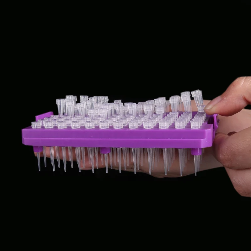 Universal pipette tip with rack