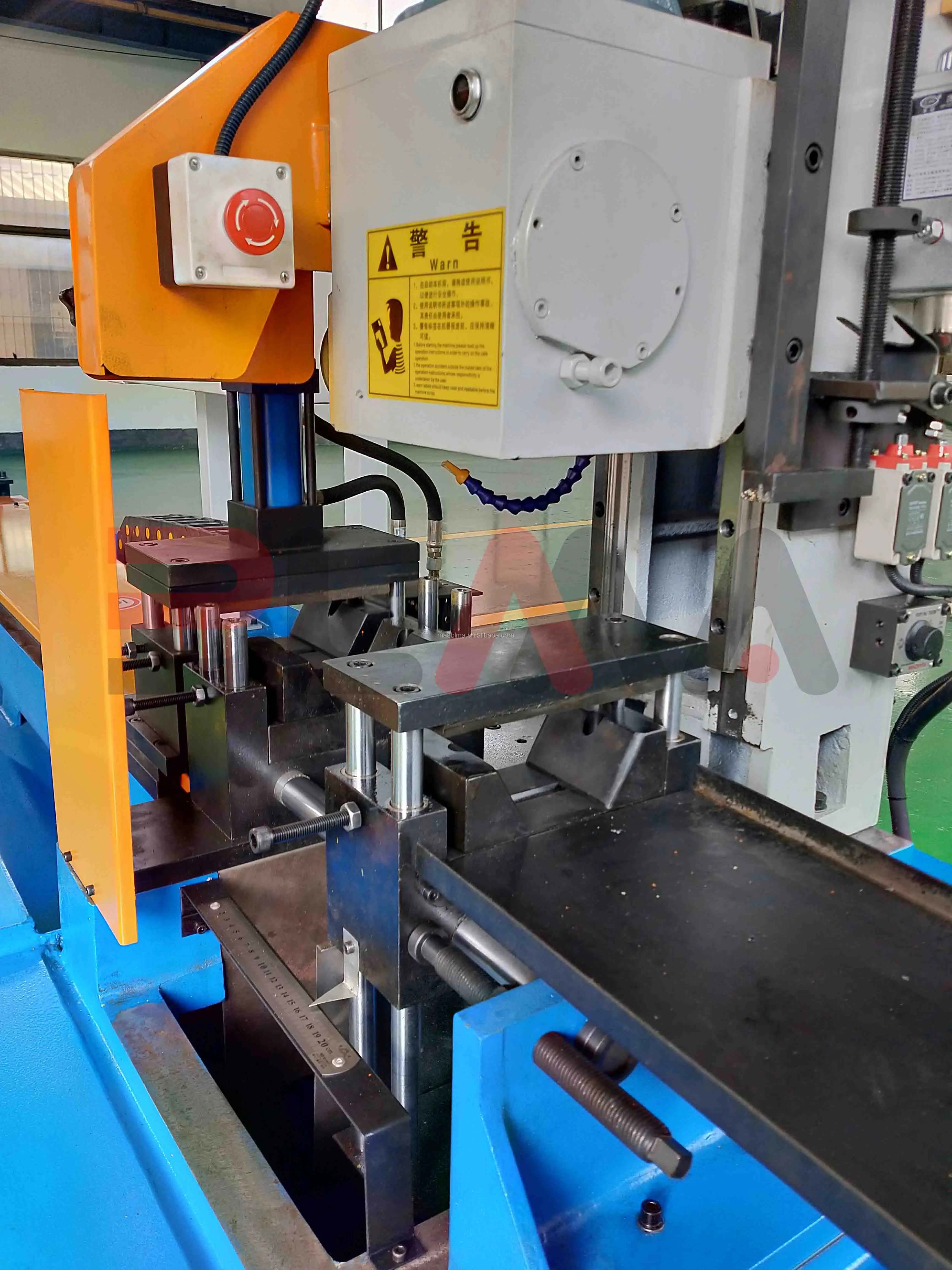 圆形旋转自动圆锯45度金属管管切割机