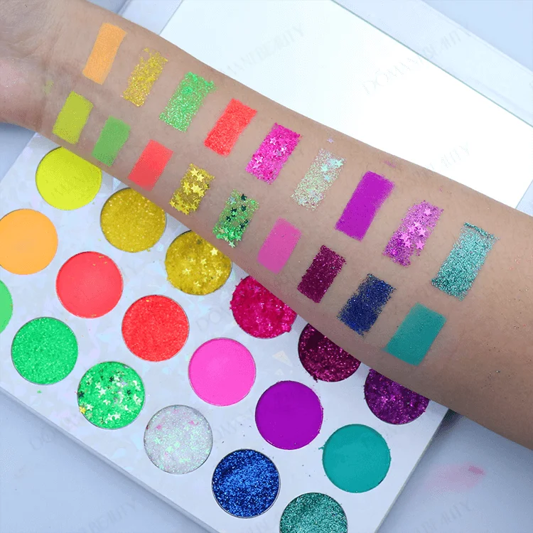 Oem Skin-friendly 18 Colors Long Lasting High Pigment Liquid Private Label White Custom Cheap Eye Shadow Eyeshadow Palette