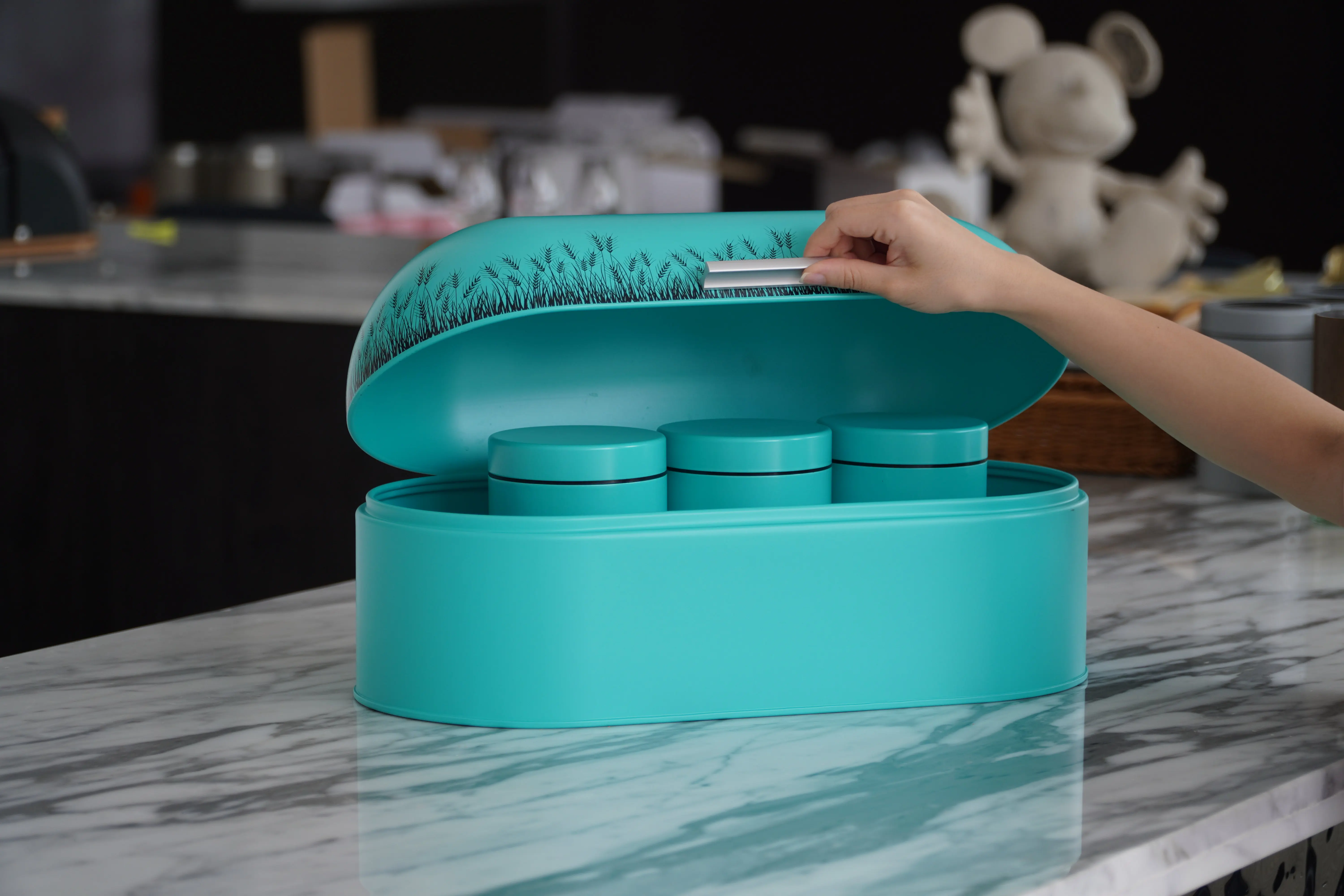 Kitchen Accessories Large Oval Metal Bread Box With Canisters Sets For