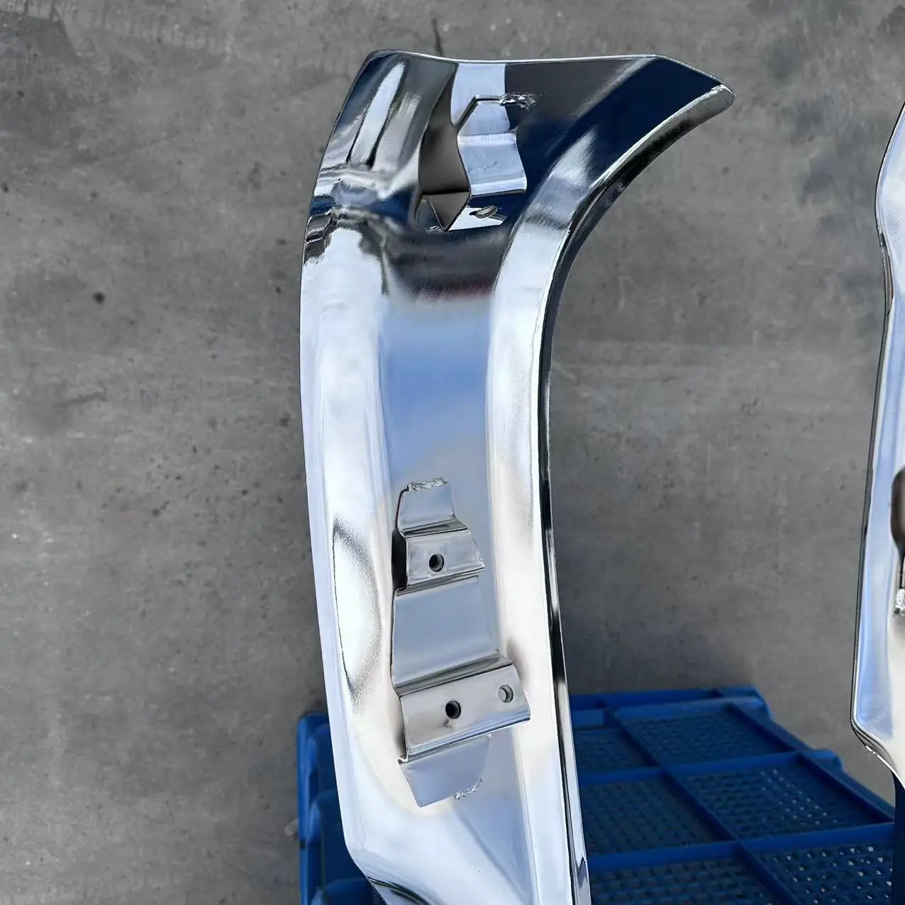 GHCD Hot Production/factory Price/factory Production Japanese Truck HIN300(wide/narrow) Chrome-plated Lower Bumper details