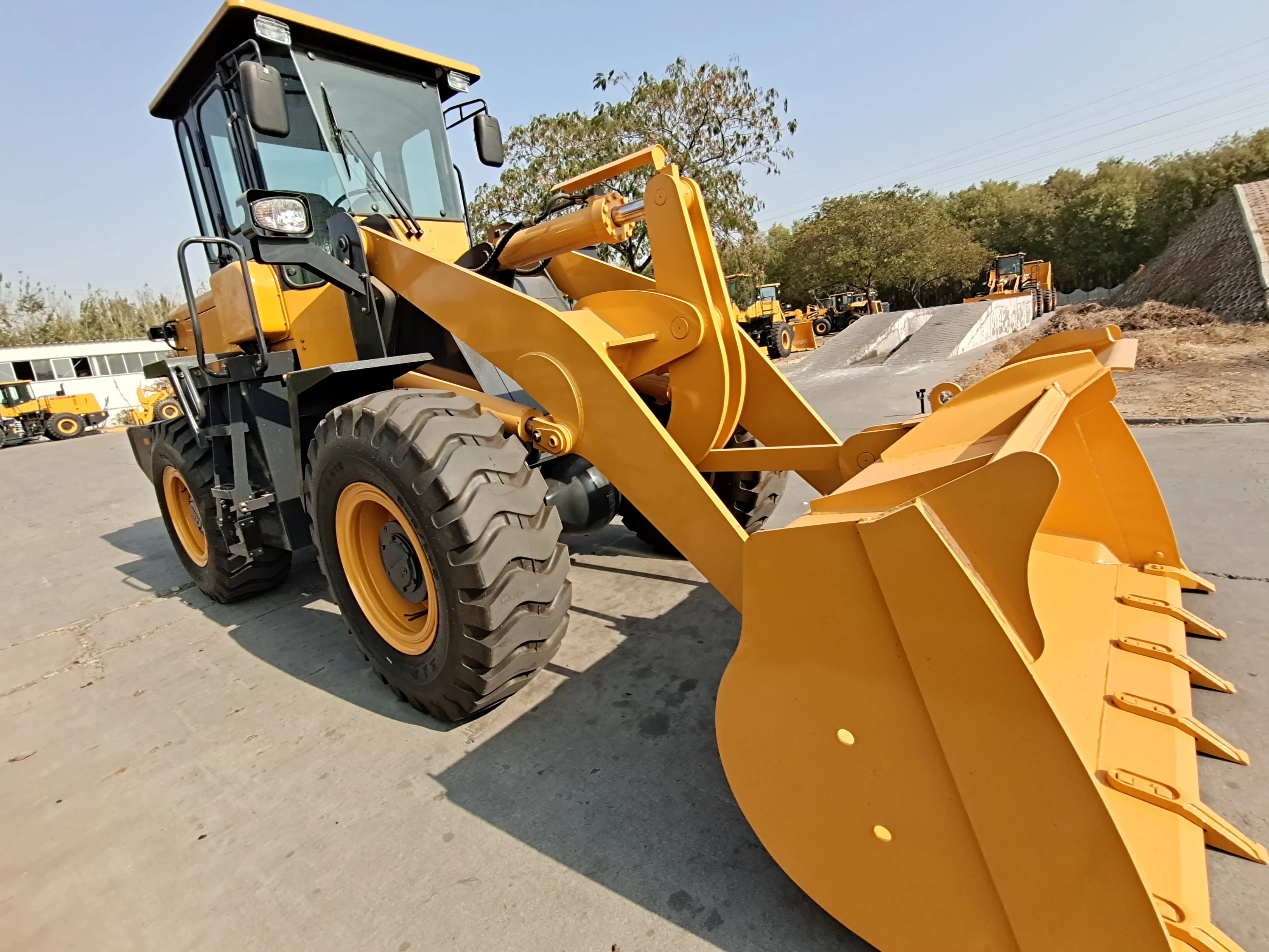 Famous Brands Pay Loader 2.5ton Wheel Loader Cm825 With Spare Parts