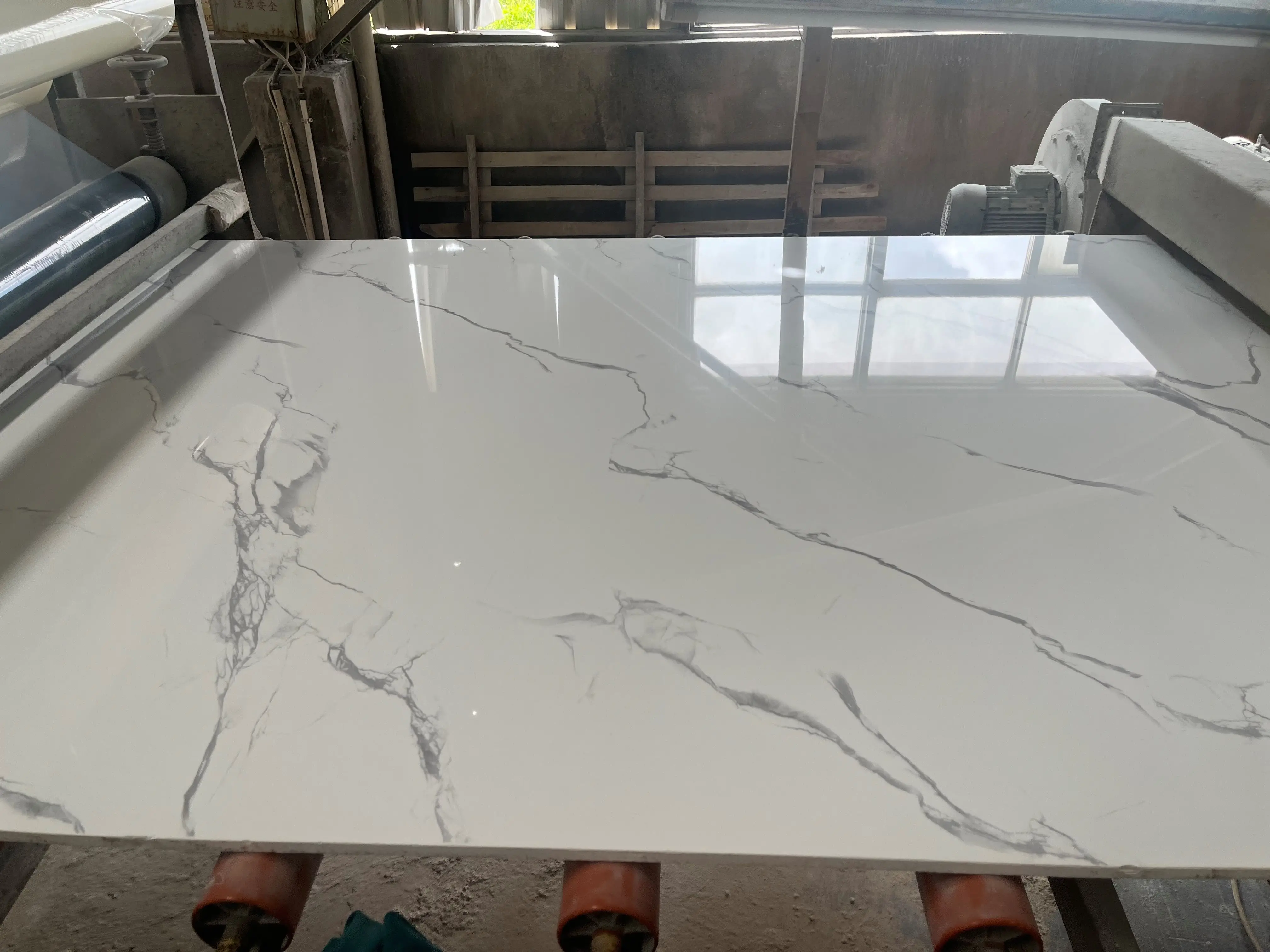 Artificial Marble Stone Veneer Calacatta White Price Used for Flooring Tiles Countertop manufacture