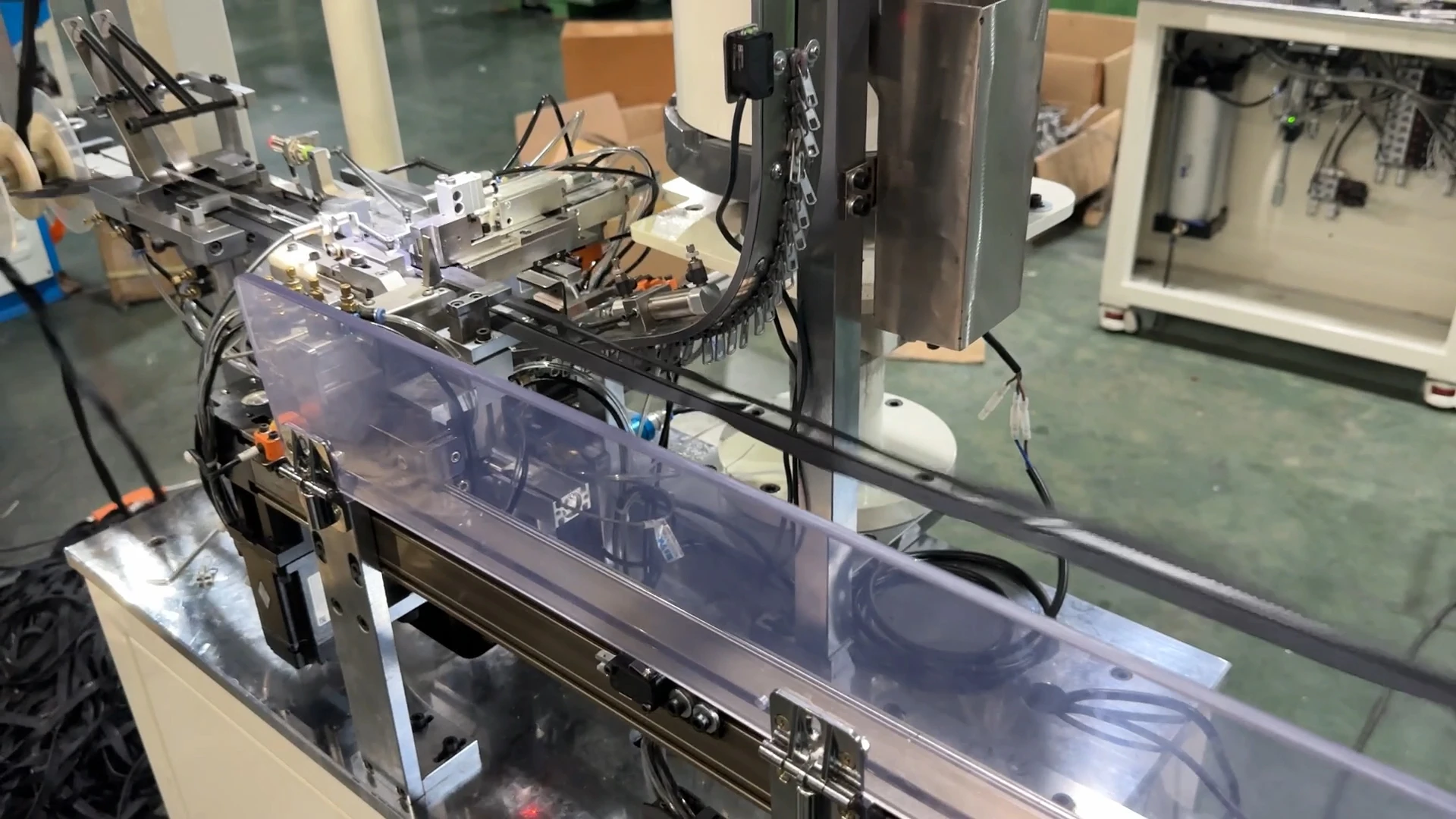 Auto Slider Mounting and Combine Machine - Reliable Performance