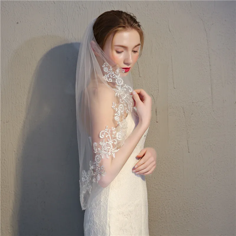 Hot European Double Layers Short Bridal Veils With Comb White