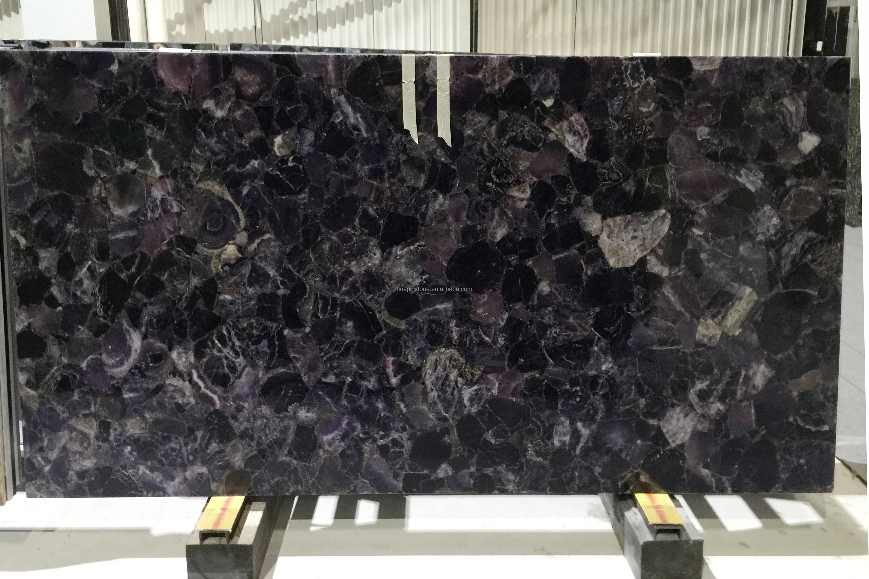 紫水晶是珍贵的天然紫水晶透水轻大理石,大理石墙桌面台面酒吧