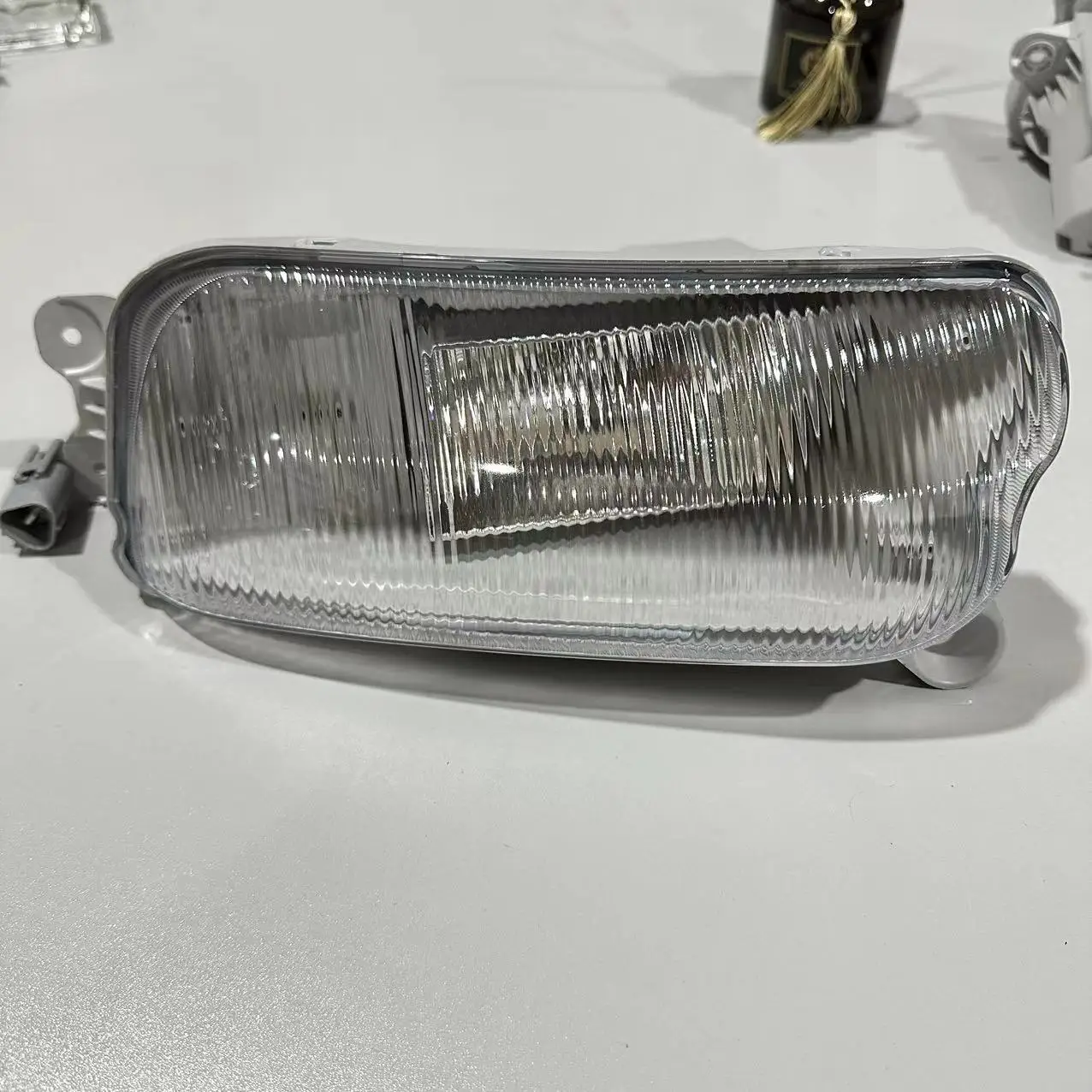 Japanese Truck Manufacturer Direct Sales MITSUBISH F420/FP517/FP519 Original Bumper Fog Lamp details